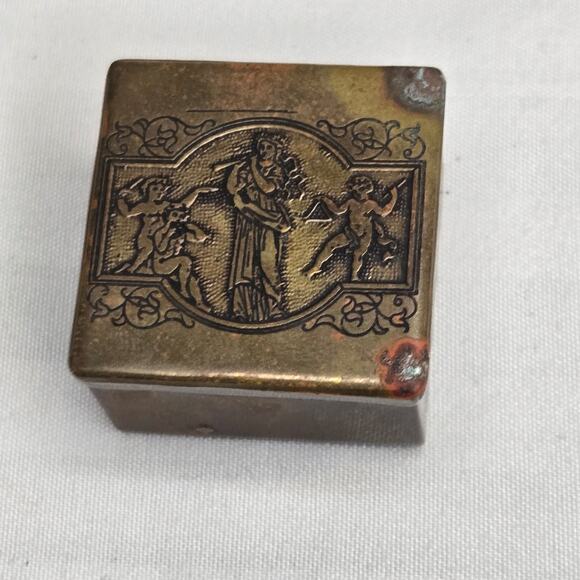 Antique Art Nouveau Brass Trinket or Jewelry Box Estate Find - Picture 2 of 12